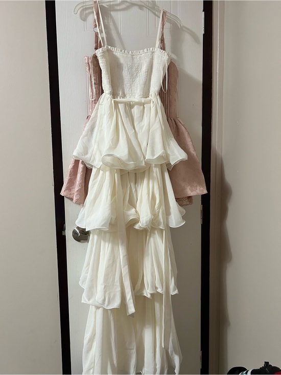 Windsor Dresses & Skirts - Windsor Ivory Ruffled Tiered Spaghetti Strap Formal Dress